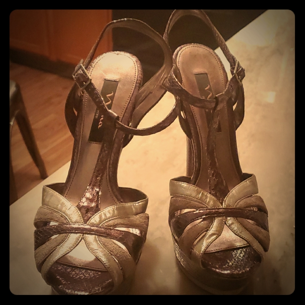 6' heels.  Heels by Nina New York.